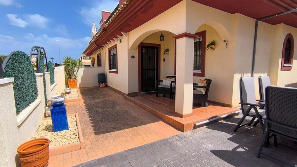 Venta de quad villa en Ciudad quesada, de 102m2 con 3 dormit