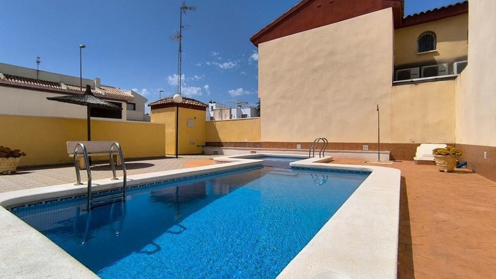 Venta de quad villa en Ciudad quesada, de 102m2 con 3 dormit - foto 4