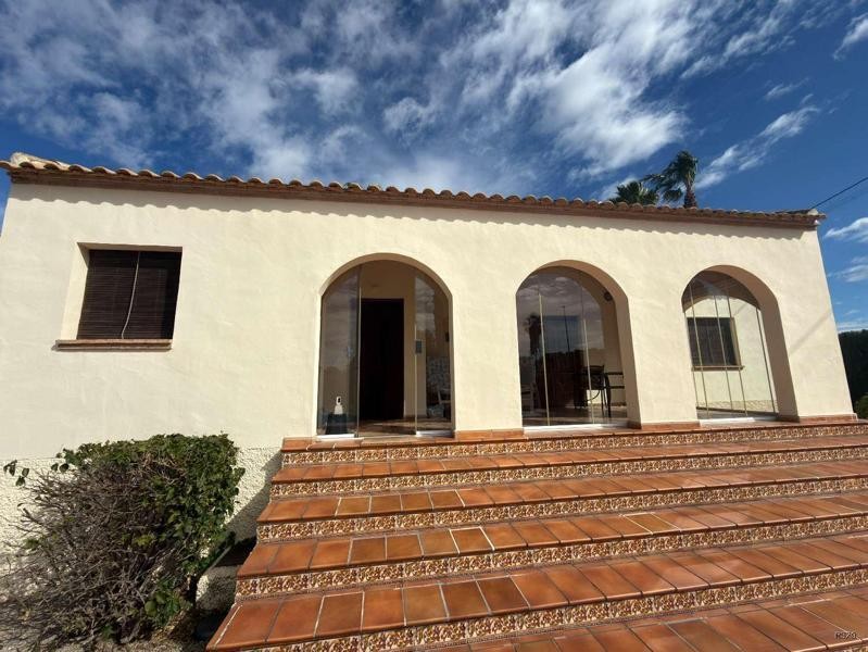 Venta de villa en Catral, de 105m2 con 2 dormitorios y 2 bañ - foto 5