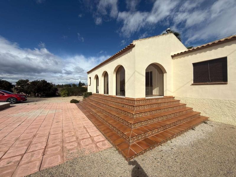 Venta de villa en Catral, de 105m2 con 2 dormitorios y 2 bañ - foto 6