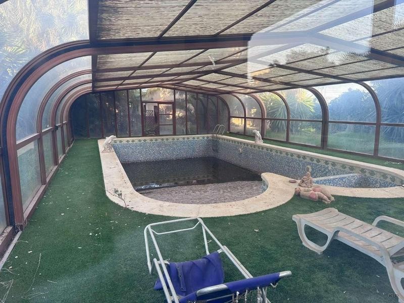 Venta de chalet en Catral, de 700m2 con 6 dormitorios y 4 ba - foto 3