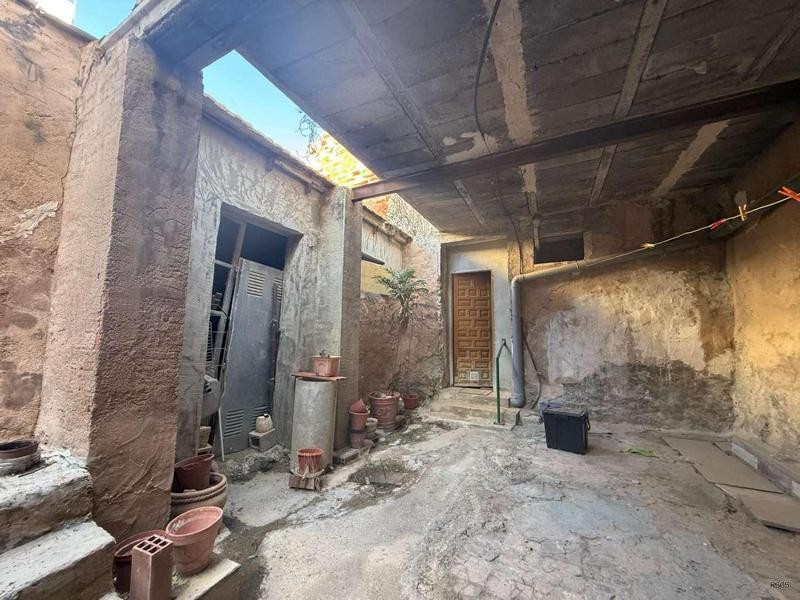 Venta de adosado en Catral, de 500m2 con 5 dormitorios y 2 b - foto 5
