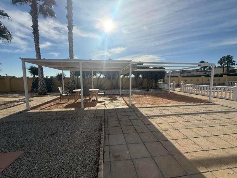 Venta de villa en Catral, de 169m2 con 4 dormitorios y 3 bañ - foto 22
