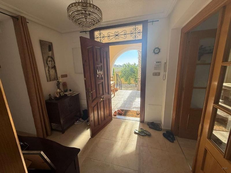 Venta de villa en Catral, de 169m2 con 4 dormitorios y 3 bañ - foto 25