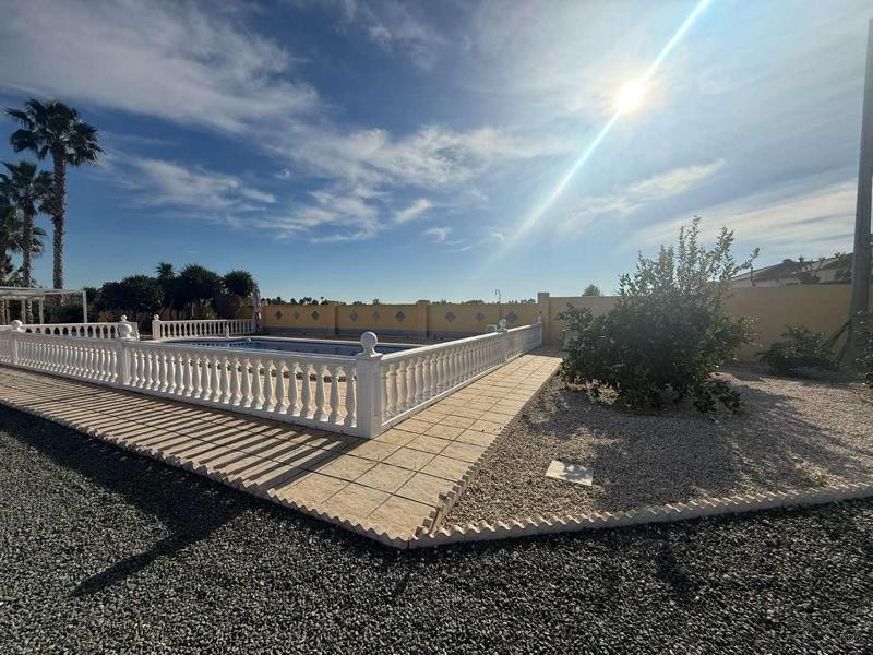 Venta de villa en Catral, de 169m2 con 4 dormitorios y 3 bañ - foto 27