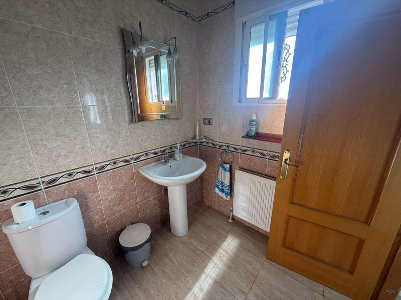 Venta de villa en Catral, de 169m2 con 4 dormitorios y 3 bañ - foto 30