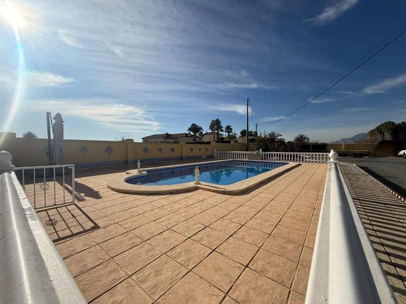Venta de villa en Catral, de 169m2 con 4 dormitorios y 3 bañ - foto 31