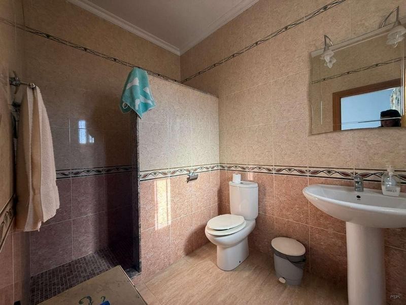 Venta de villa en Catral, de 169m2 con 4 dormitorios y 3 bañ - foto 43