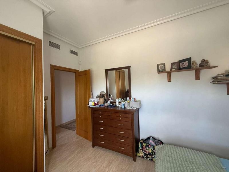 Venta de villa en Catral, de 169m2 con 4 dormitorios y 3 bañ - foto 53