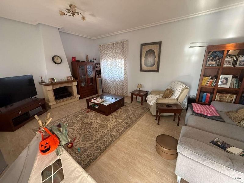 Venta de villa en Catral, de 169m2 con 4 dormitorios y 3 bañ - foto 54