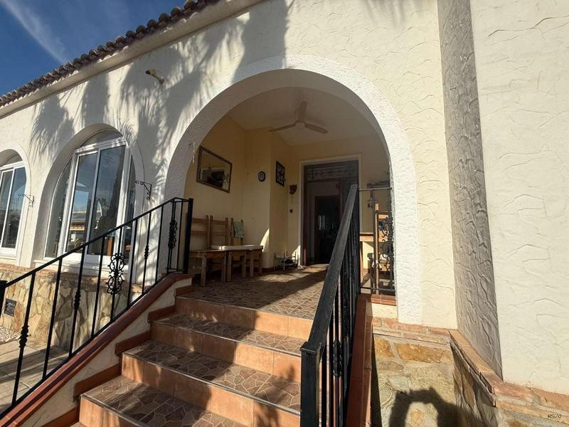 Venta de villa en Catral, de 169m2 con 4 dormitorios y 3 bañ - foto 56