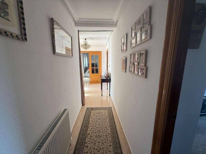 Venta de villa en Catral, de 169m2 con 4 dormitorios y 3 bañ - foto 58