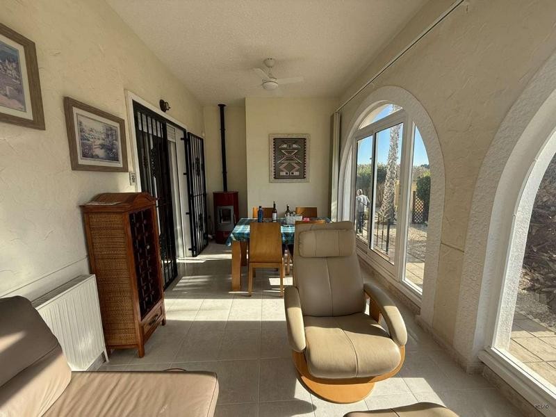 Venta de villa en Catral, de 169m2 con 4 dormitorios y 3 bañ - foto 7