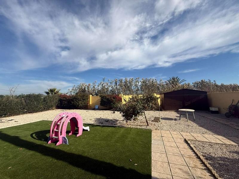 Venta de villa en Catral, de 169m2 con 4 dormitorios y 3 bañ - foto 8