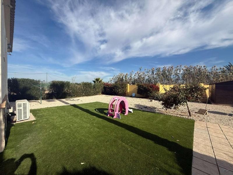 Venta de villa en Catral, de 169m2 con 4 dormitorios y 3 bañ - foto 10