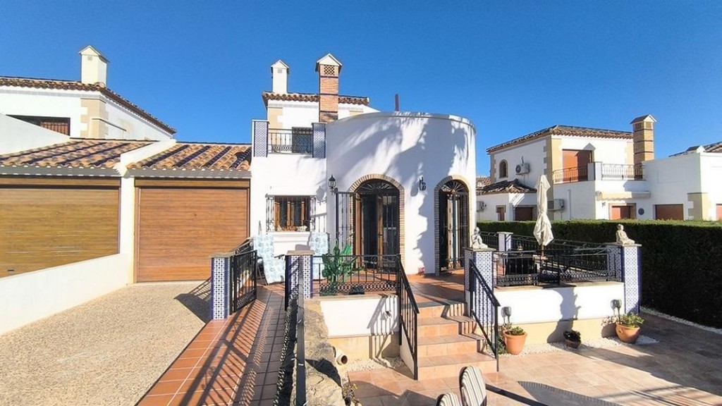 Venta de villa en Algorfa, de 122m2 con 3 dormitorios y 2 ba - foto 3