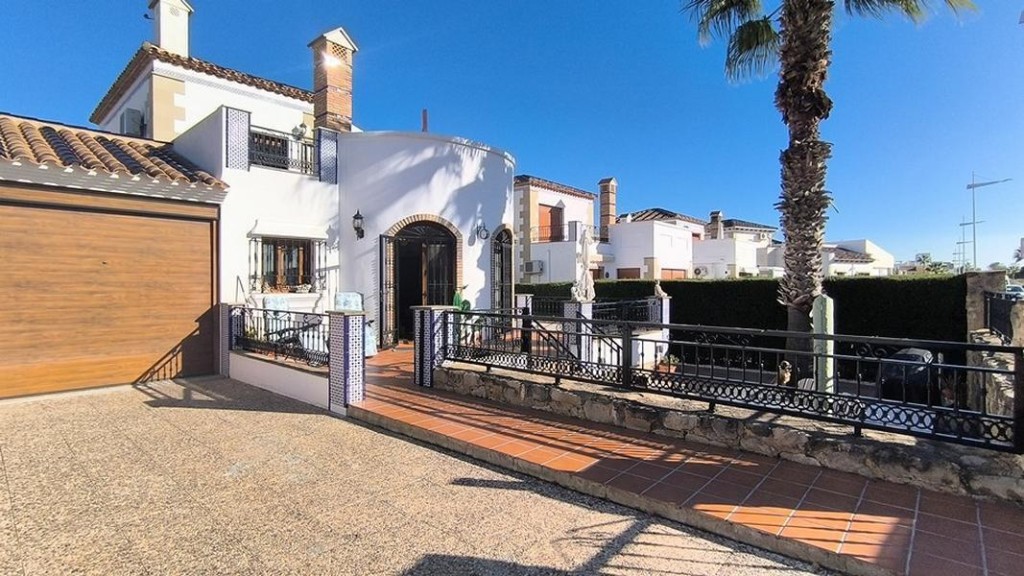 Venta de villa en Algorfa, de 122m2 con 3 dormitorios y 2 ba - foto 40