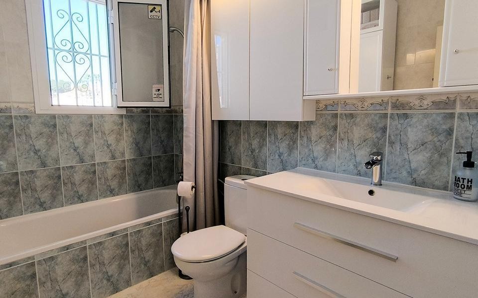 Venta de villa en Ciudad quesada, de 182m2 con 4 dormitorios - foto 26