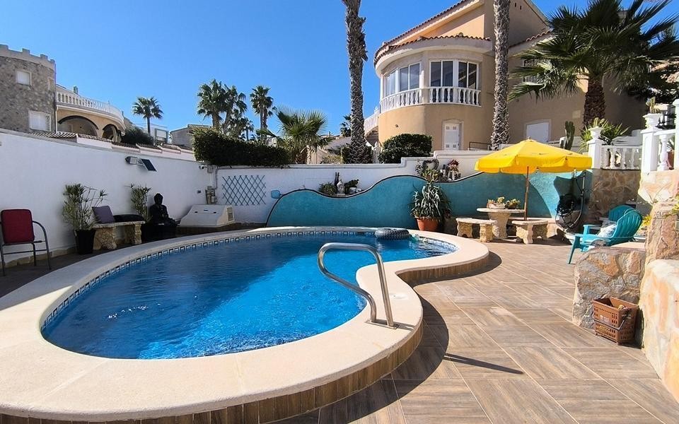 Venta de villa en Ciudad quesada, de 182m2 con 4 dormitorios - foto 5