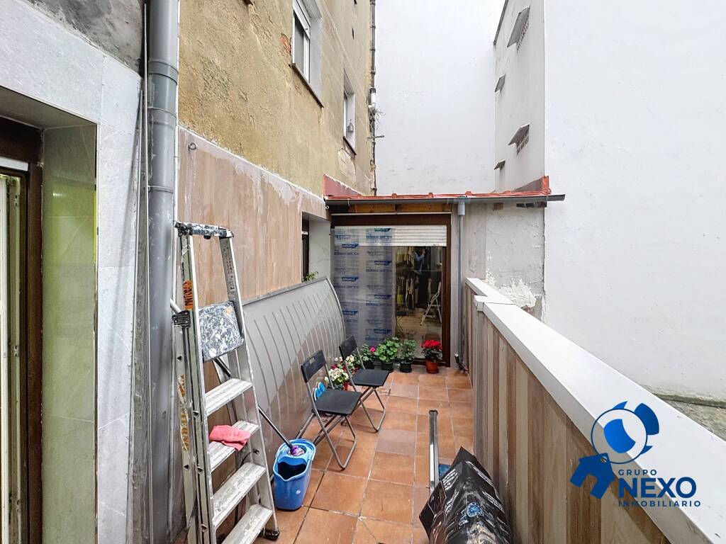 Semisótano totalmente reformado con terraza – listo para ent - foto 4