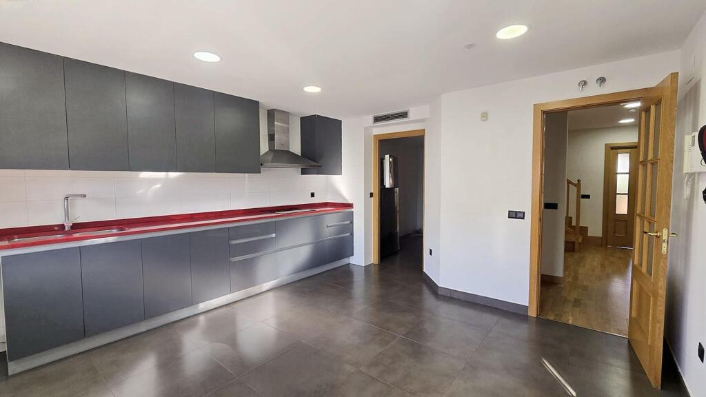 ¡INVERSIÓN SEGURA Y RENTABLE! VENTA DE CHALET PAREADO EN ESQ - foto 11