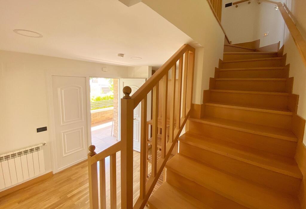¡INVERSIÓN SEGURA Y RENTABLE! VENTA DE CHALET PAREADO EN ESQ - foto 14