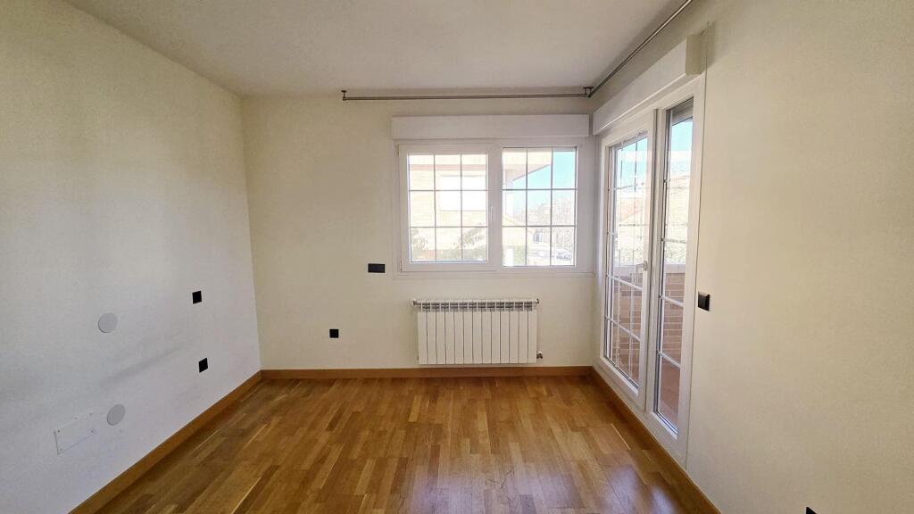 ¡INVERSIÓN SEGURA Y RENTABLE! VENTA DE CHALET PAREADO EN ESQ - foto 17