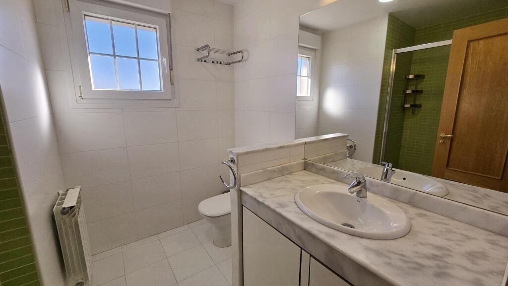 ¡INVERSIÓN SEGURA Y RENTABLE! VENTA DE CHALET PAREADO EN ESQ - foto 25