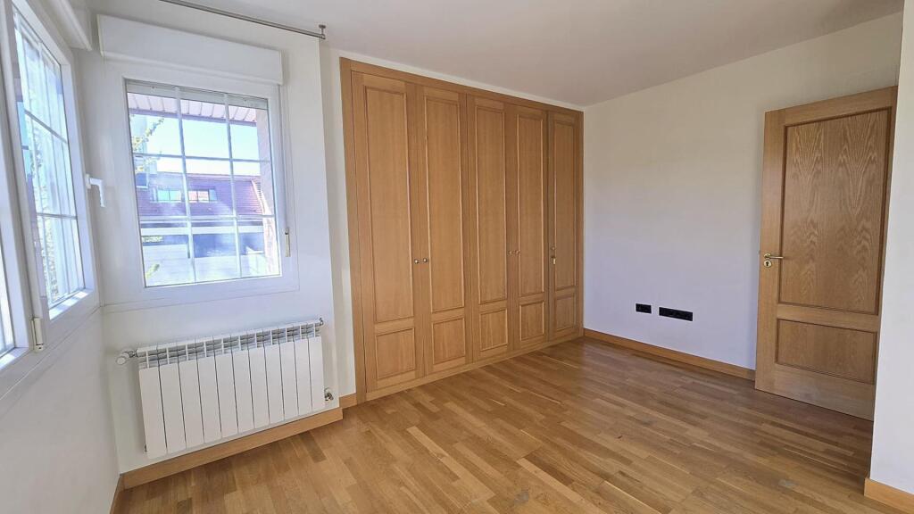 ¡INVERSIÓN SEGURA Y RENTABLE! VENTA DE CHALET PAREADO EN ESQ - foto 26