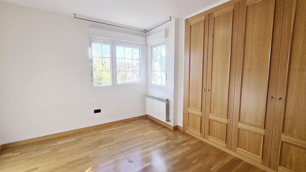 ¡INVERSIÓN SEGURA Y RENTABLE! VENTA DE CHALET PAREADO EN ESQ - foto 30