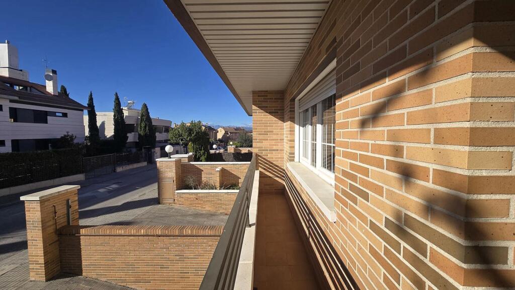 ¡INVERSIÓN SEGURA Y RENTABLE! VENTA DE CHALET PAREADO EN ESQ - foto 34