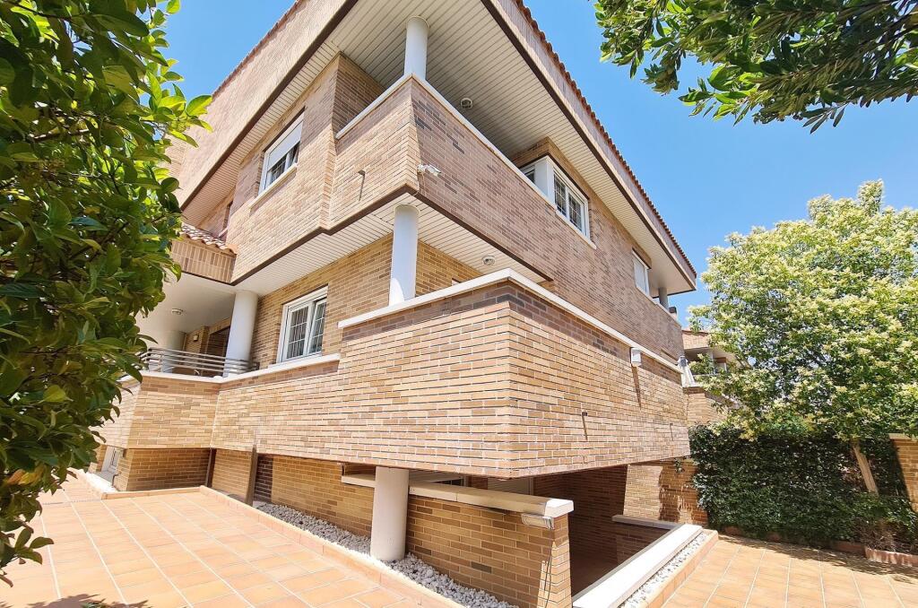 ¡INVERSIÓN SEGURA Y RENTABLE! VENTA DE CHALET PAREADO EN ESQ - foto 52