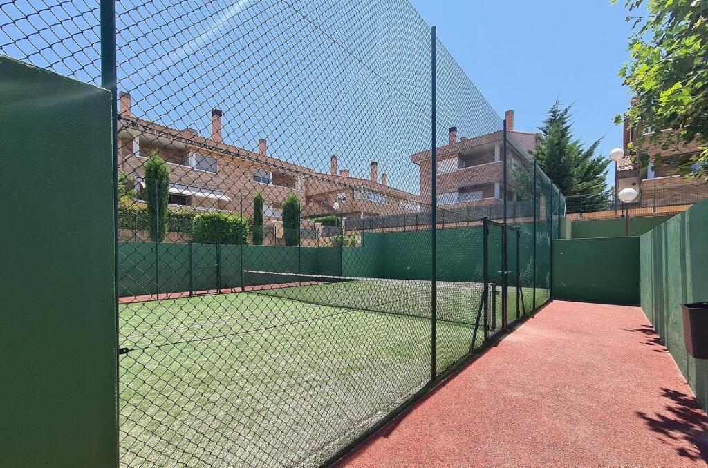 ¡INVERSIÓN SEGURA Y RENTABLE! VENTA DE CHALET PAREADO EN ESQ - foto 54