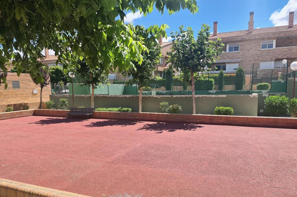 ¡INVERSIÓN SEGURA Y RENTABLE! VENTA DE CHALET PAREADO EN ESQ - foto 55