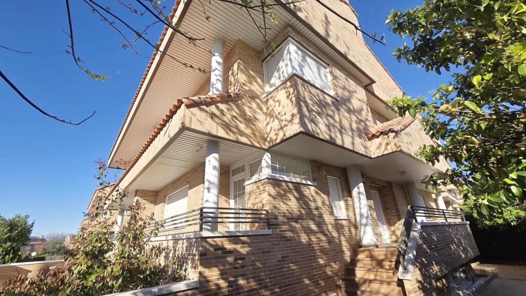 ¡INVERSIÓN SEGURA Y RENTABLE! VENTA DE CHALET PAREADO EN ESQ - foto 59
