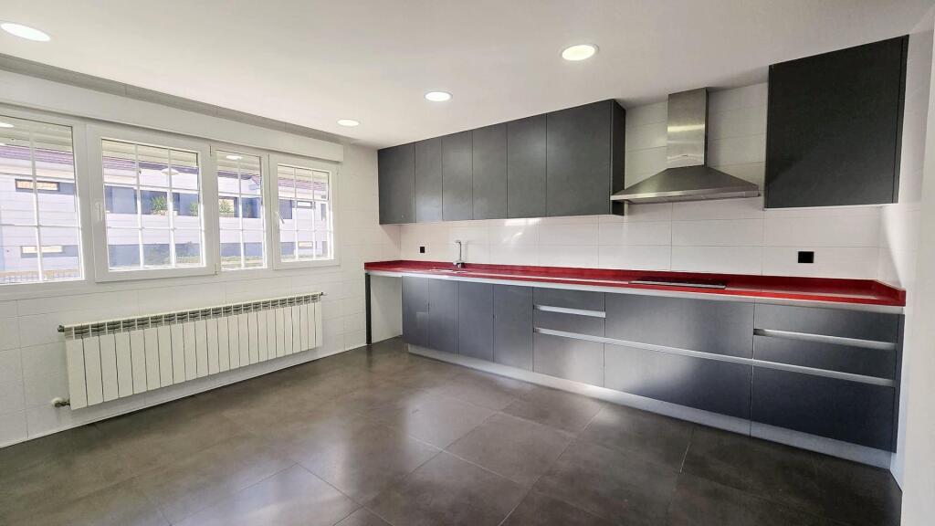 ¡INVERSIÓN SEGURA Y RENTABLE! VENTA DE CHALET PAREADO EN ESQ - foto 9