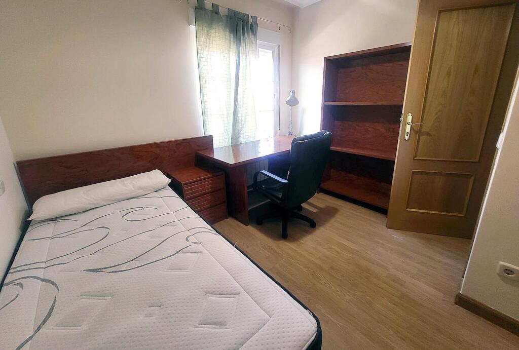 habitaciones PARA ESTUDIANTES EN ALQUILER EN VILLANUEVA DE L - foto 19