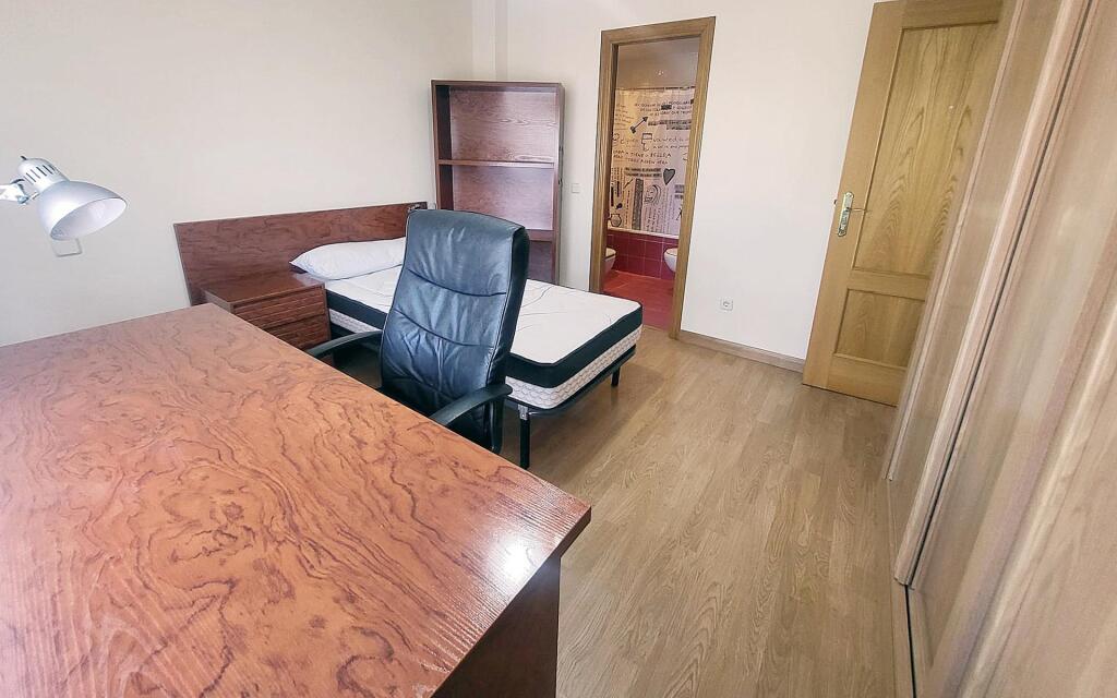 habitaciones PARA ESTUDIANTES EN ALQUILER EN VILLANUEVA DE L - foto 10