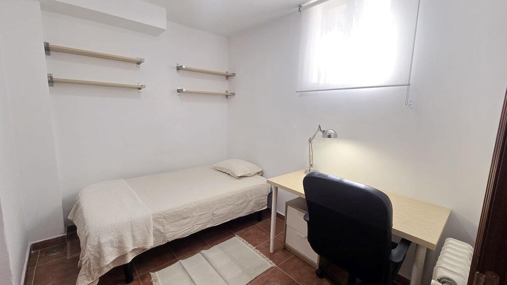 EN ALQUILER PISO PARA ESTUDIANTES CON GASTOS INCLUIDOS EN VI - foto 13