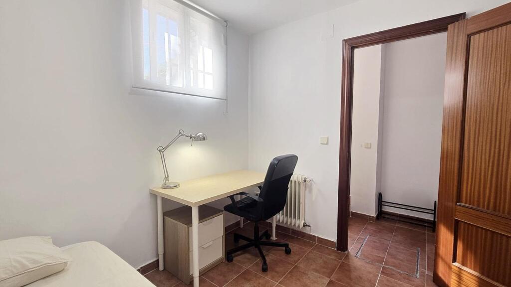 EN ALQUILER PISO PARA ESTUDIANTES CON GASTOS INCLUIDOS EN VI - foto 14