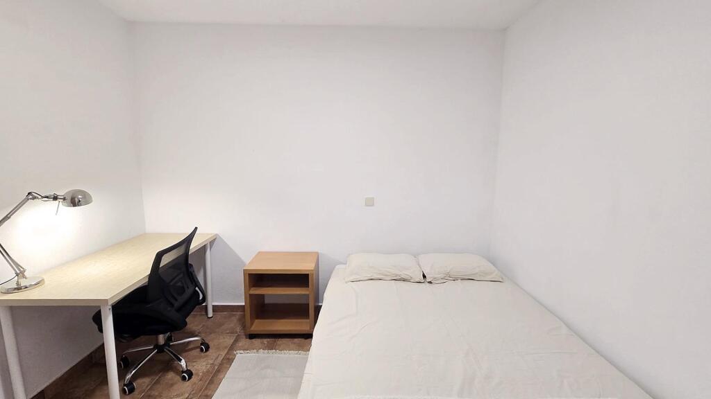EN ALQUILER PISO PARA ESTUDIANTES CON GASTOS INCLUIDOS EN VI - foto 21