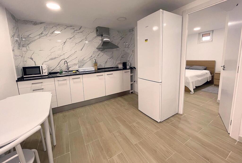 EN ALQUILER PARA ESTUDIANTES, ÚLTIMA HABITACIÓN EN PISO INDE - foto 2