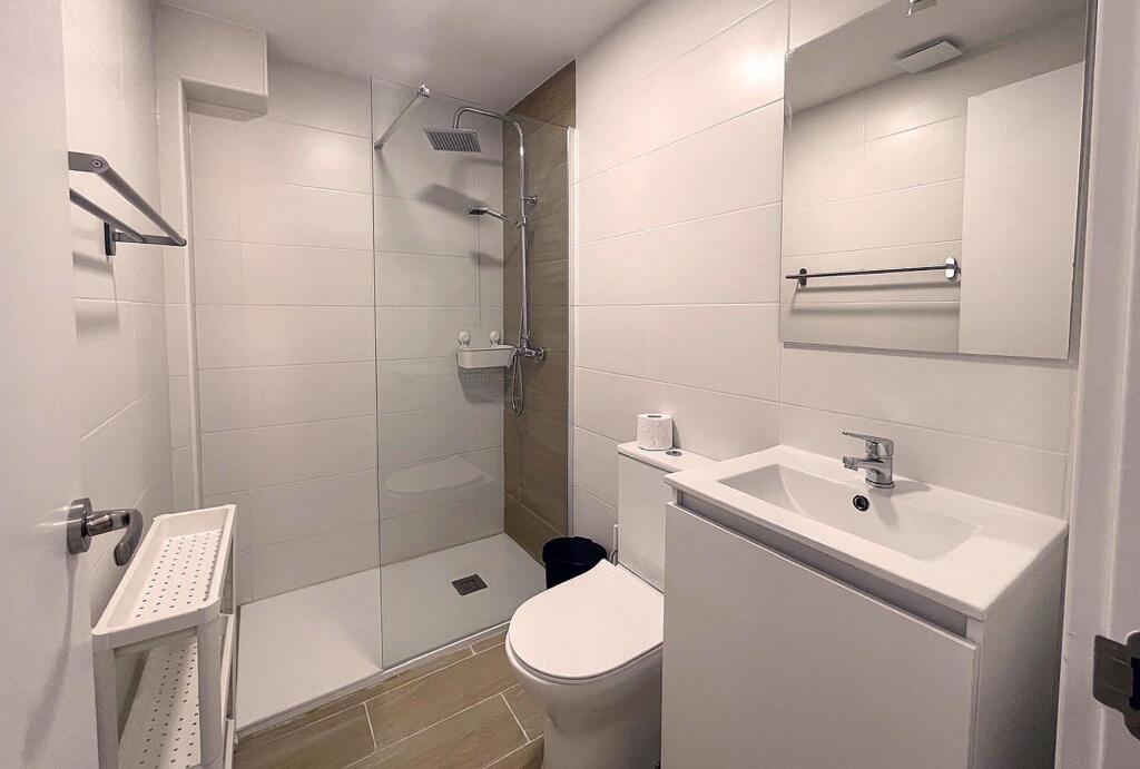 EN ALQUILER PARA ESTUDIANTES, ÚLTIMA HABITACIÓN EN PISO INDE - foto 12