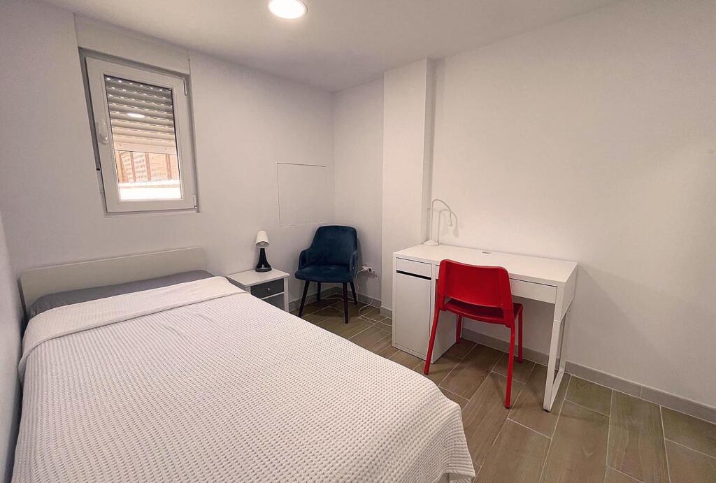 EN ALQUILER PARA ESTUDIANTES, ÚLTIMA HABITACIÓN EN PISO INDE - foto 5