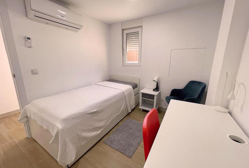 EN ALQUILER PARA ESTUDIANTES, ÚLTIMA HABITACIÓN EN PISO INDE - foto 6