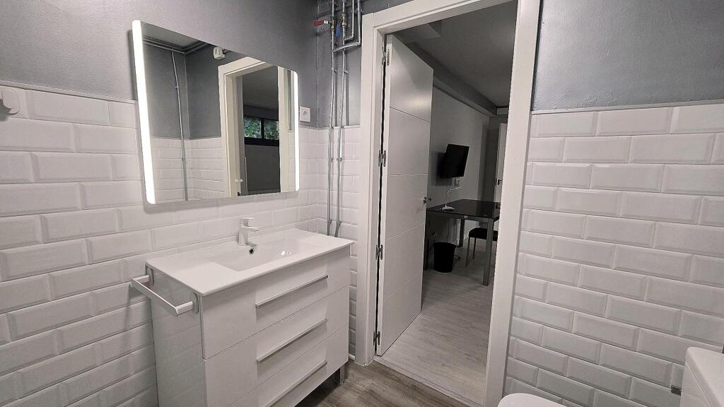 ¡ESTUDIANTES! PISO TIPO ESTUDIO CON ACCESO INDEPENDIENTE  EN - foto 9