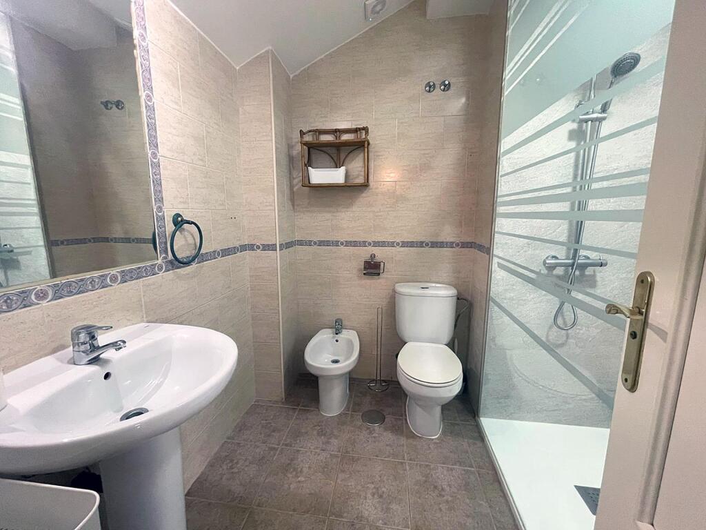 EN ALQUILER habitaciones CON TODOS LOS GASTOS INCLUIDOS EN V - foto 5
