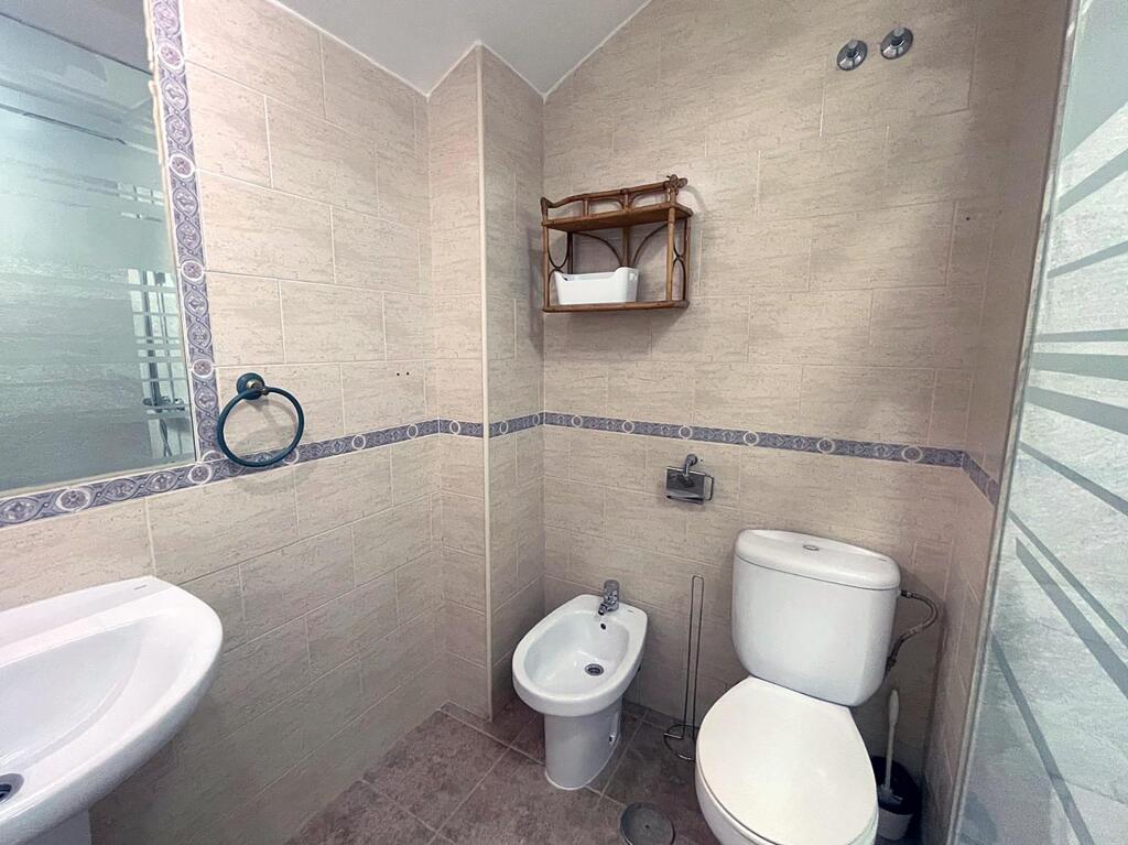 EN ALQUILER habitaciones CON TODOS LOS GASTOS INCLUIDOS EN V - foto 8