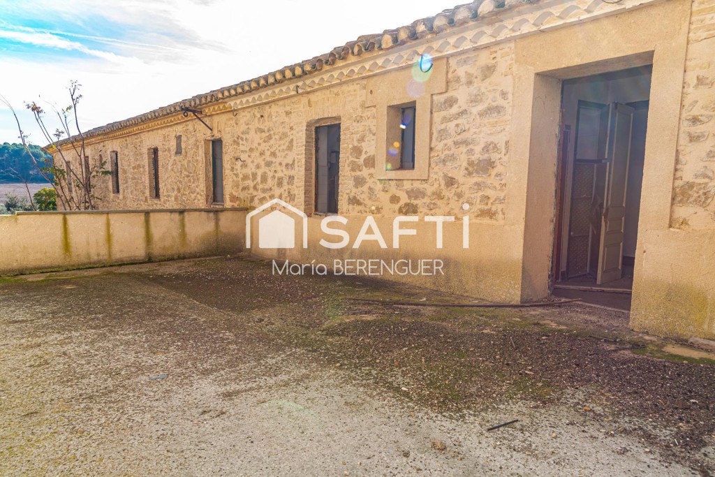 Masía histórica con gran potencial de inversión - foto 31