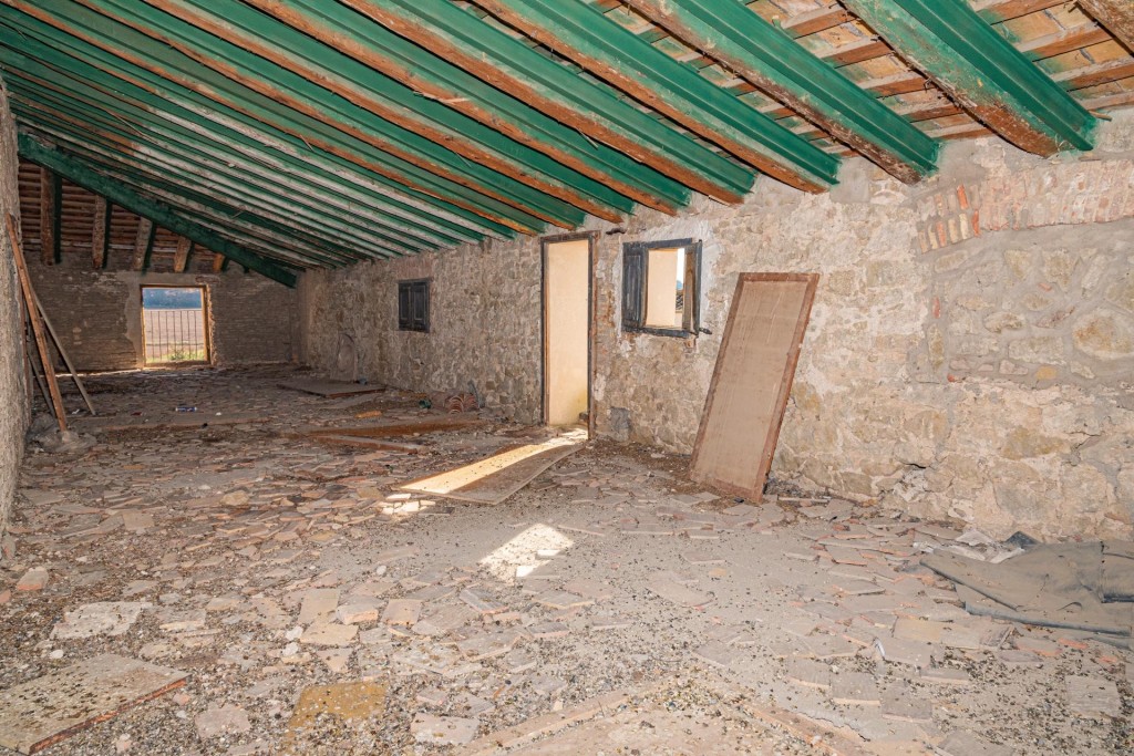 Masía histórica con gran potencial de inversión - foto 38